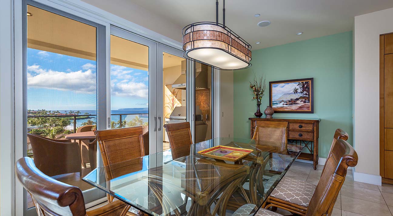 Dining, oceanview